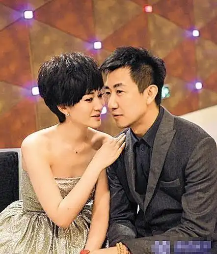 47的"人间尤物"李小冉,感情经历挫折后,最终收获爱情