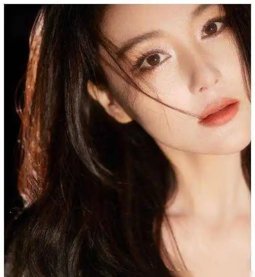 原创张馨予:魅力源于内涵,美丽依赖修养,她让人心醉的