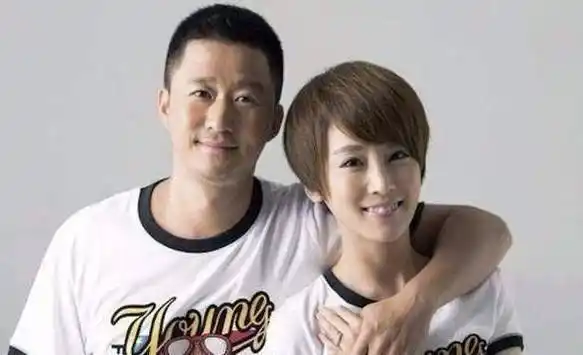 原创从配角到150亿票房影帝吴京坎坷走红谢楠一路相伴