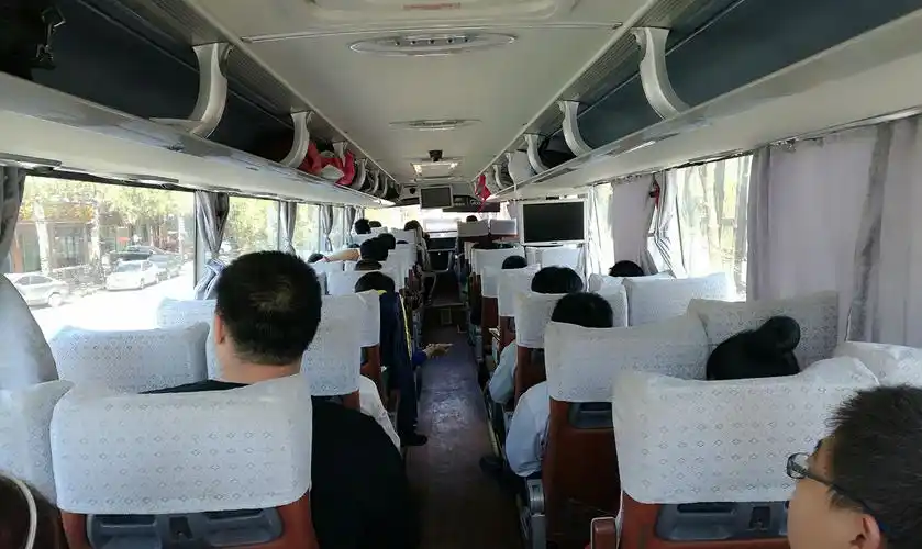 坐在回家的大巴上,大家既兴奋又惆怅