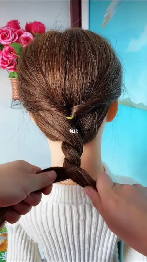 简单好看低盘发