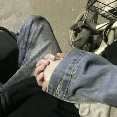 11月17日 15 唯美手控情侣头像 今天想我.