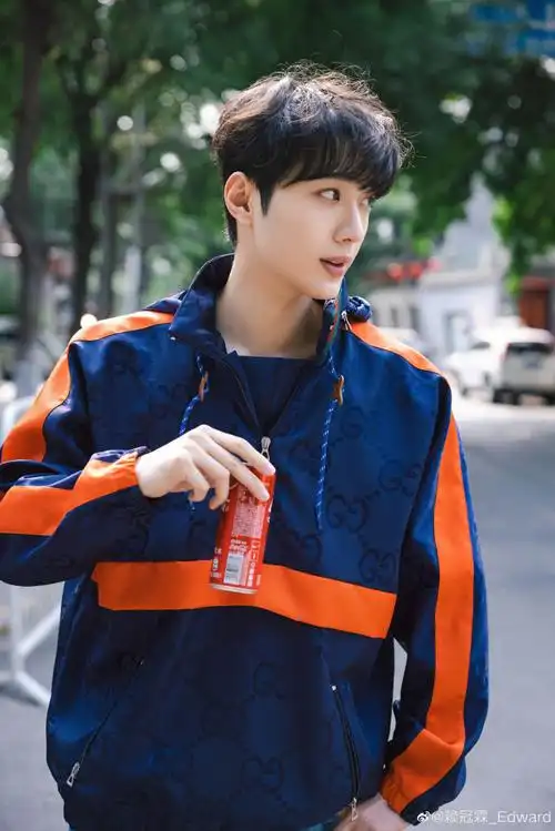 赖冠霖夏日骑行ootd