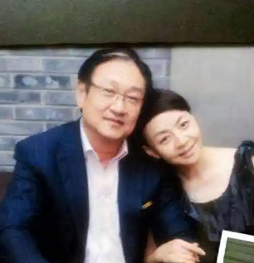 巴图:母亲是宋丹丹,英达是个失败的父亲,余生自己做个好爸爸_儿子