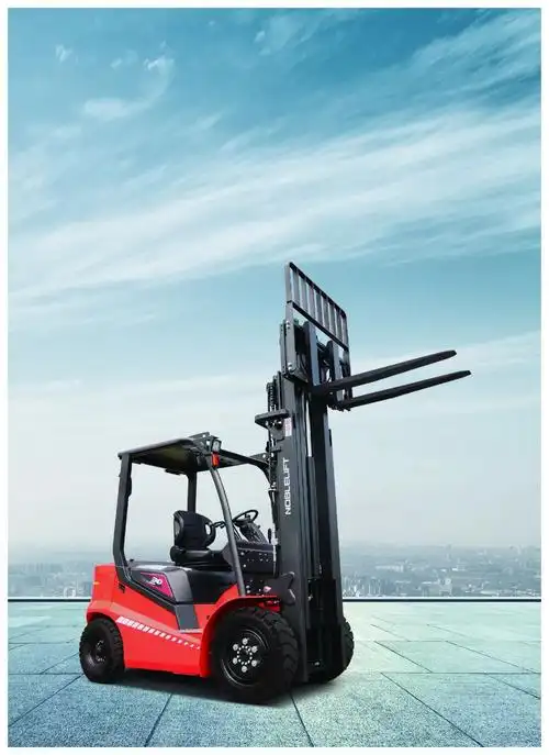 新款锂电叉车fe4p30/35g在保持诺力设计风格的同时突破传统.