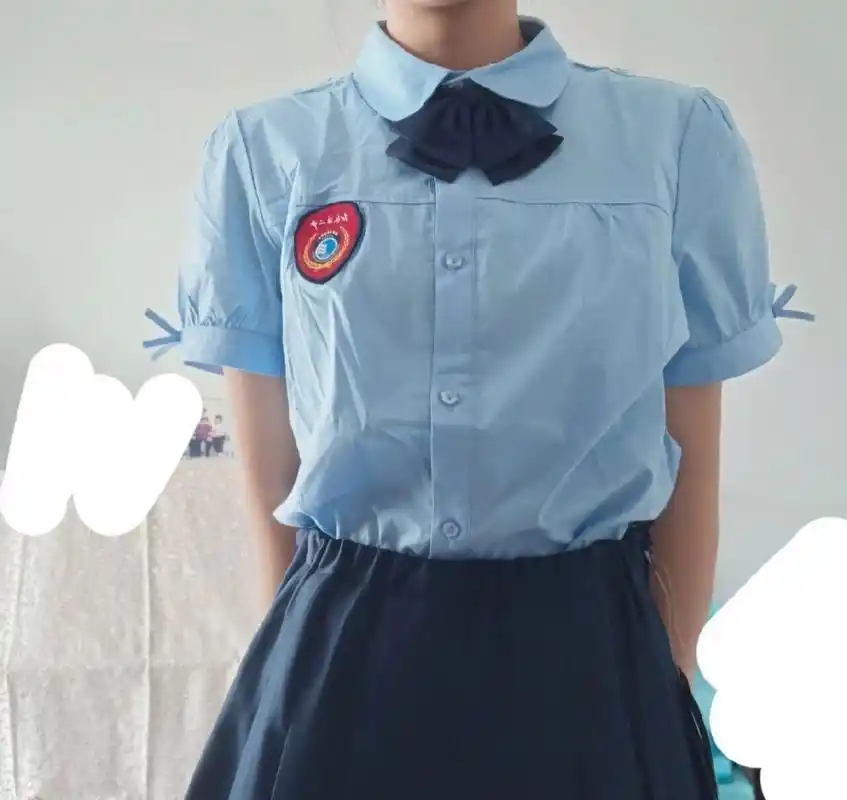 石家庄二中校服 二中的校服真的好好看比我们初中的校服好看多了本人