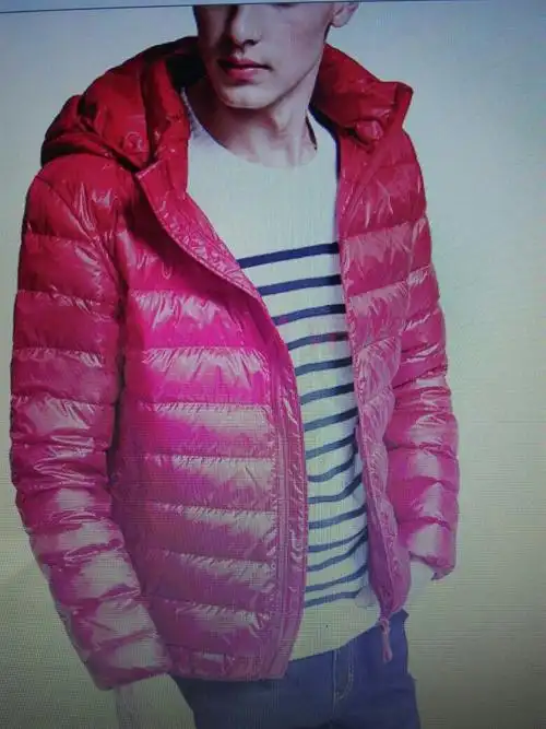 本人身高183,体重135斤,偏瘦.不是很白,适合穿短款的羽绒服吗?