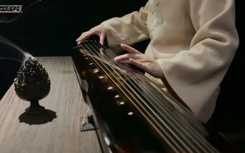 古琴曲《关山月》演奏:陈程