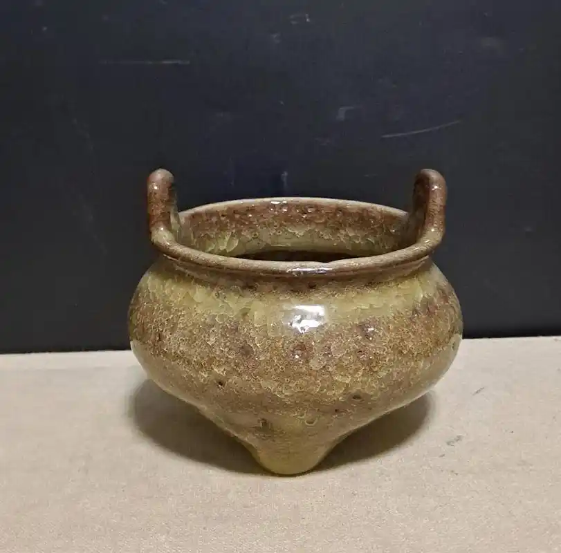 宋代官窑米黄釉双耳三足小香炉!高7厘米72宽7.7厘米 @do - 抖音