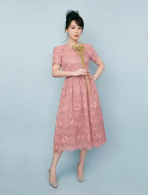 杨紫的个人资料身高(杨紫姐妹罕见同框庆生)(7)