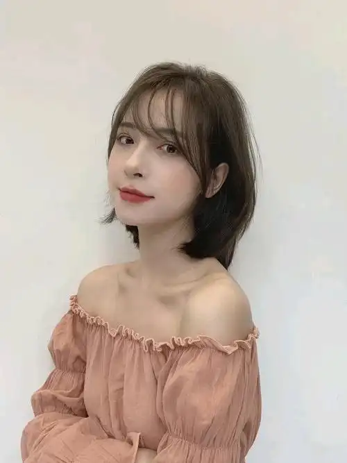 今年流行的短发发型(2021方脸适合什么发型女) - 月牙知识库
