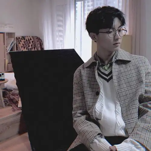 weibo @时代少年团队长-马嘉祺