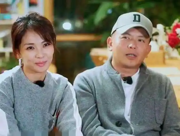 将"老公熬成爹"的4位女星,明明年龄差不多,看着却像两代人|刘涛|张庭