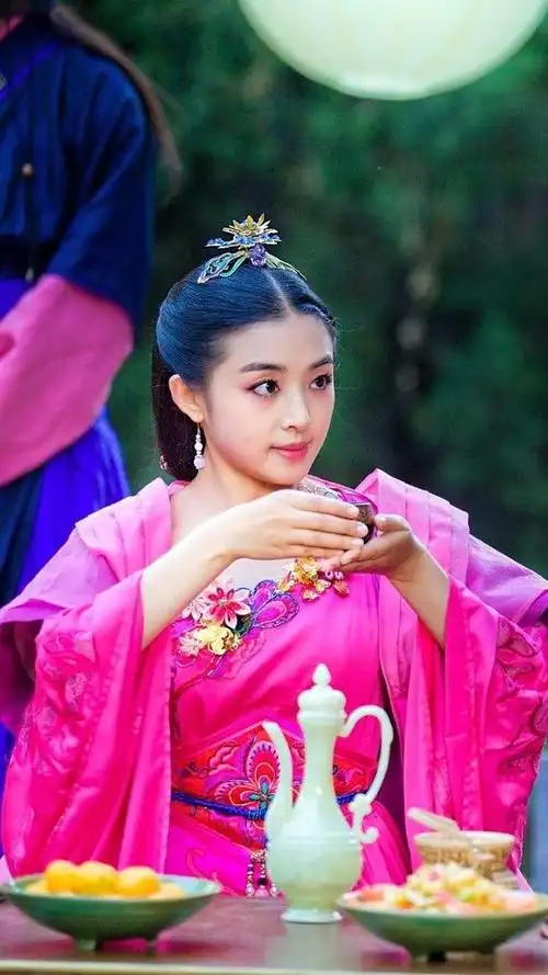 张含韵白衣古装图片,张含韵古装图片-图片大观-奇异网