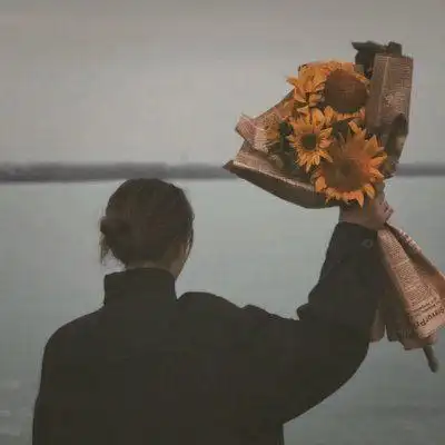 独一无二的手捧花好看浪漫情侣头像