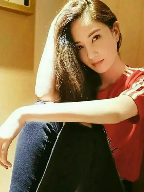 歪头杀姐姐太会了可甜可飒歪头杀