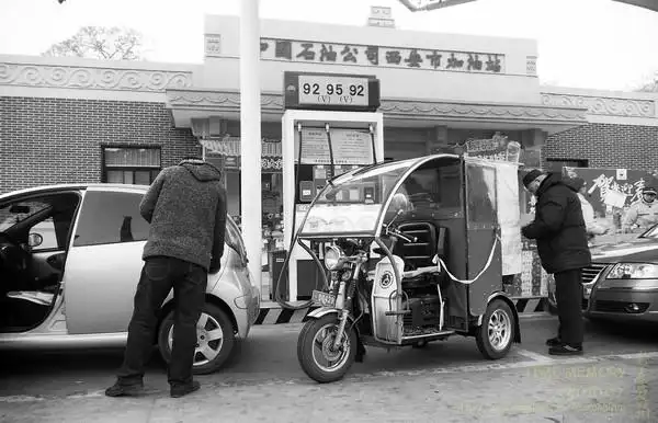 大眼瞪小眼 - 【眼福 2015】