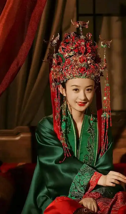 贴一下古装剧里的大婚造型
