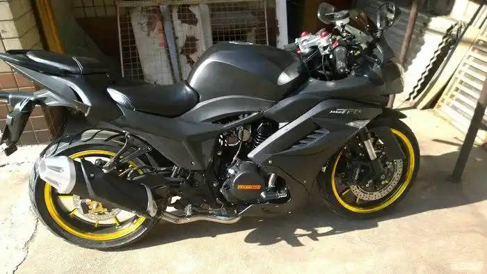 新人处女贴新陵r2地平线双缸水冷250提车作业