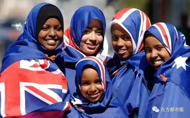 这是一个法定公众假日,也是不同身份背景的澳大利亚人共同庆祝