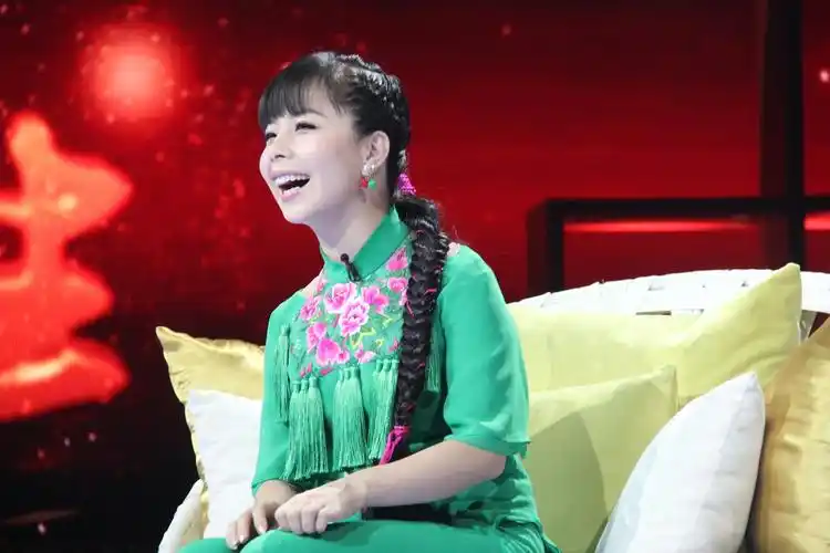 p>王二妮,1985年10月22日出生于陕西榆林,青年民族歌唱家, 北京歌剧