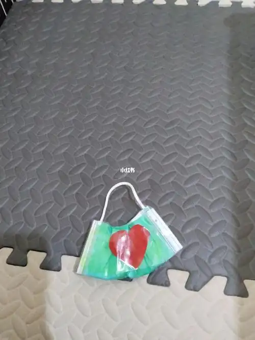 随手做的小包用口罩做的