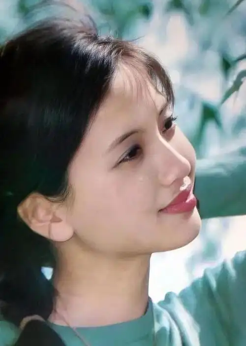 陶慧敏:我没有守寡十年,23岁嫁初恋恩爱34年,一家三口很幸福