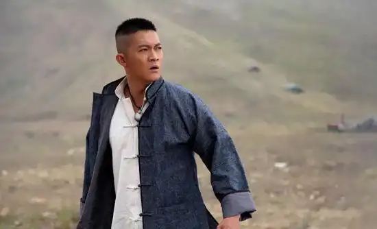 杨志刚新作《打狗棍》造型阳光俊朗