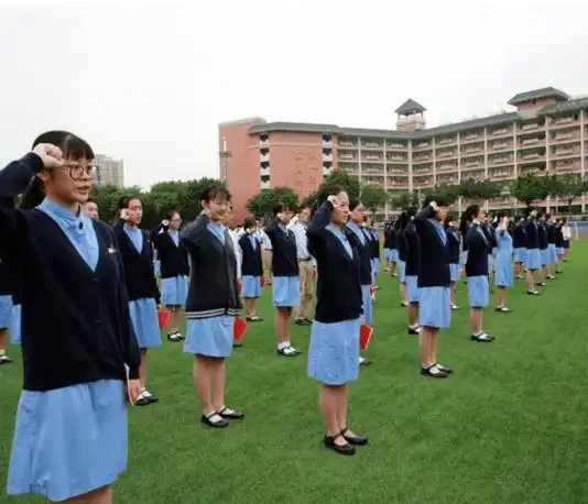 广州市真光中学6一日二中人,一世义忠仁,我为二中校服打call!