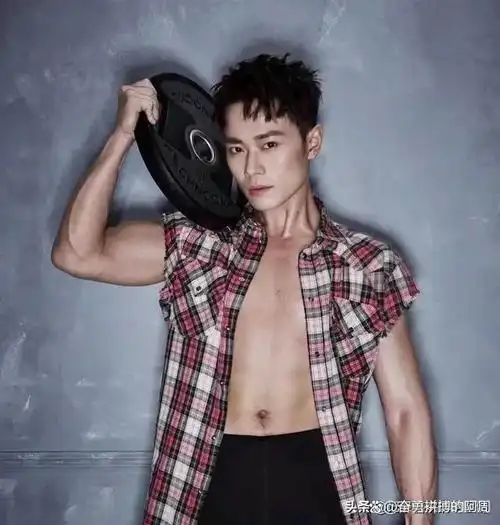 没有想到上海籍男演员这么帅气迷人十足呢!