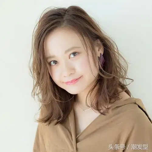 圆脸长发适合的发型圆脸女生的中长发发型