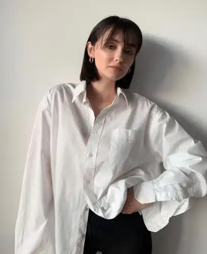 当女孩穿起白衬衫,有着相看两不厌的美好,迷人的很自在