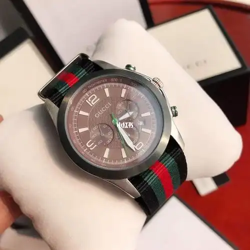 gucci古驰六针计时男表,42mm,进口石英机芯,蓝宝石玻璃,双色拼接尼龙