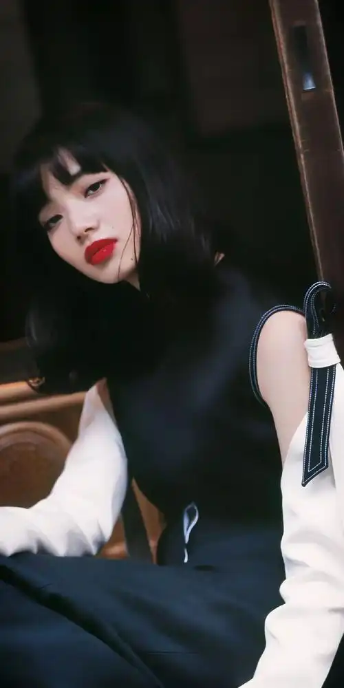 高清无水印壁纸小松菜奈