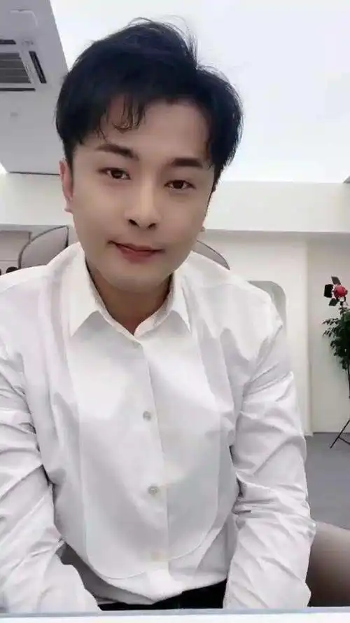 辛巴个人资料 辛巴个人资料简历-图片大观-奇异网