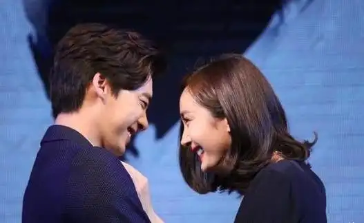 杨幂住哪里,杨幂住在哪里现在(李易峰杨幂佟丽娅也住一个小区)