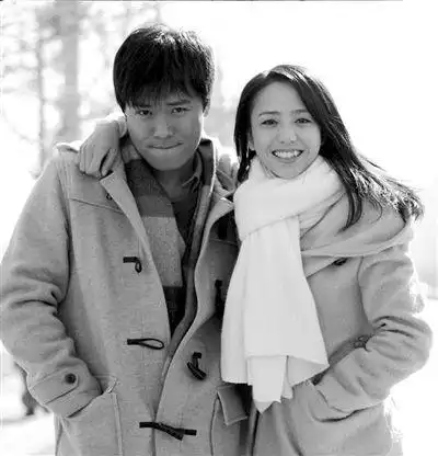 帖子主题:佟丽娅陈思成公开恋情,快乐家族感动的泪流