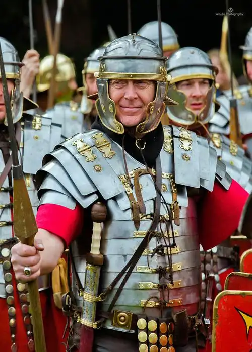 摄影讨论区 人像摄影 > [分享]七彩人生(抓拍人像) 古罗马士兵 罗马