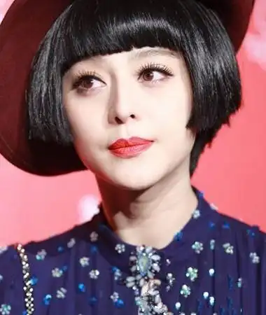 沙宣bob头五:齐刘海波波头,盖住两耳的黑色超短齐刘海bobo头,凸显了