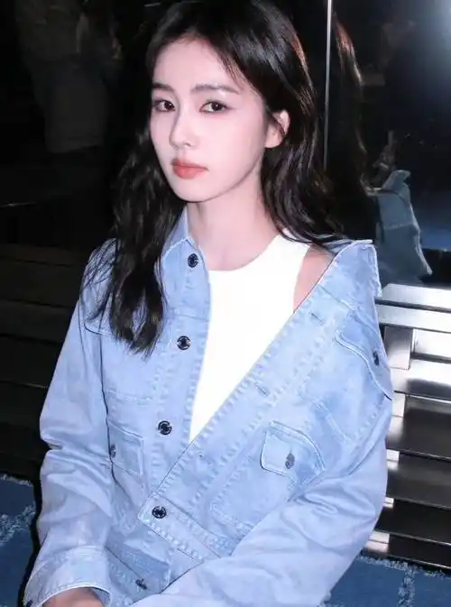 徐海乔宣璐谈恋爱?蓝盈莹预定塌房?白鹿掏钱给助理看病?