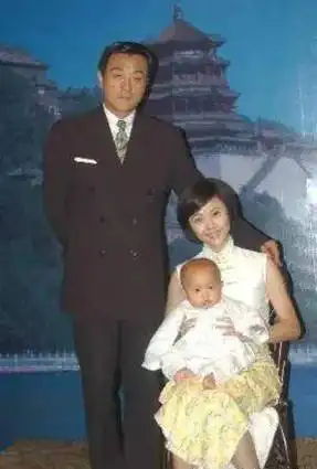 何冰_李海洋_演艺事业