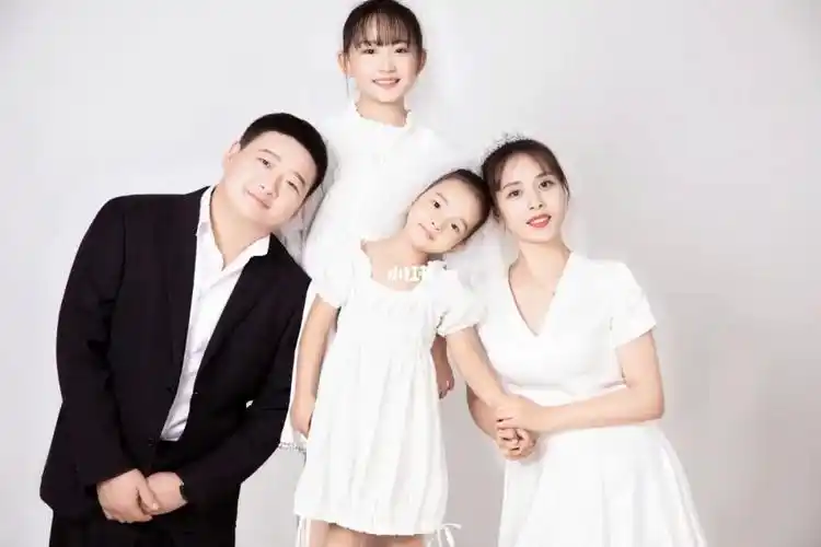 幸福一家四口四口,两个女儿系列_婚姻_全家福_写真_亲子_儿童摄影