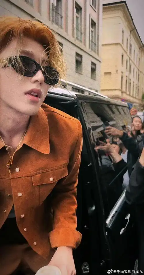 蔡徐坤米兰时装周