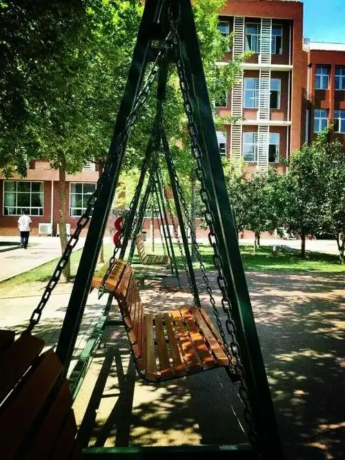 校园名片 | 探访《小别离》拍摄地,这所有着110年历史的中学为何屡屡