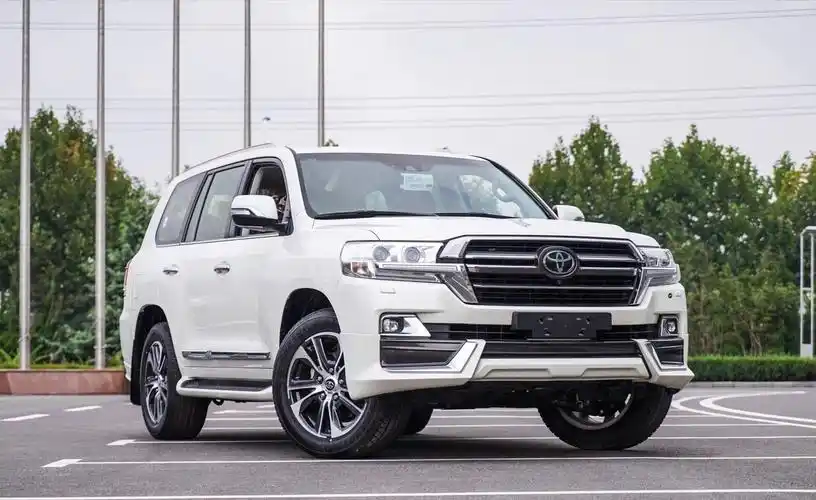 最"成功"的丰田越野车,8缸动力 空气悬挂,新兰德酷路泽真霸气