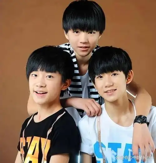 易烊千玺:曾是tfboys人气最低男孩,如今却是组合里发展最好的人