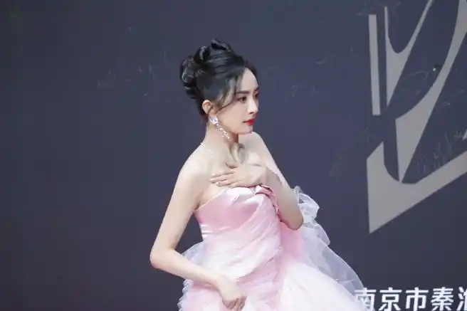 杨幂腾讯视频vip代言人##杨幂星光大赏