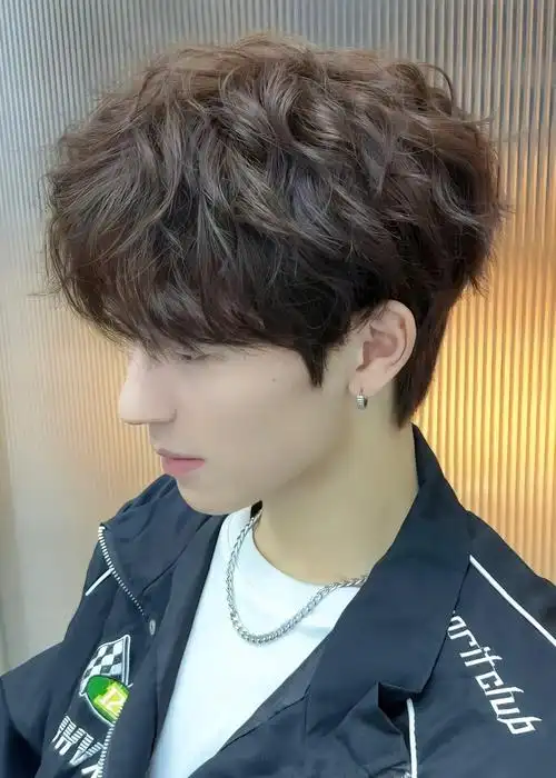 男士蓬松清爽烫发