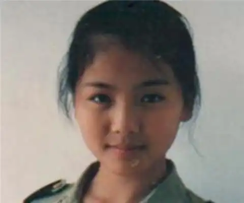 图刘涛童年照片公开与女儿简直一模一样