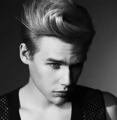 女生烟灰色头发图片 时尚潮流的烟灰色发型如何扎